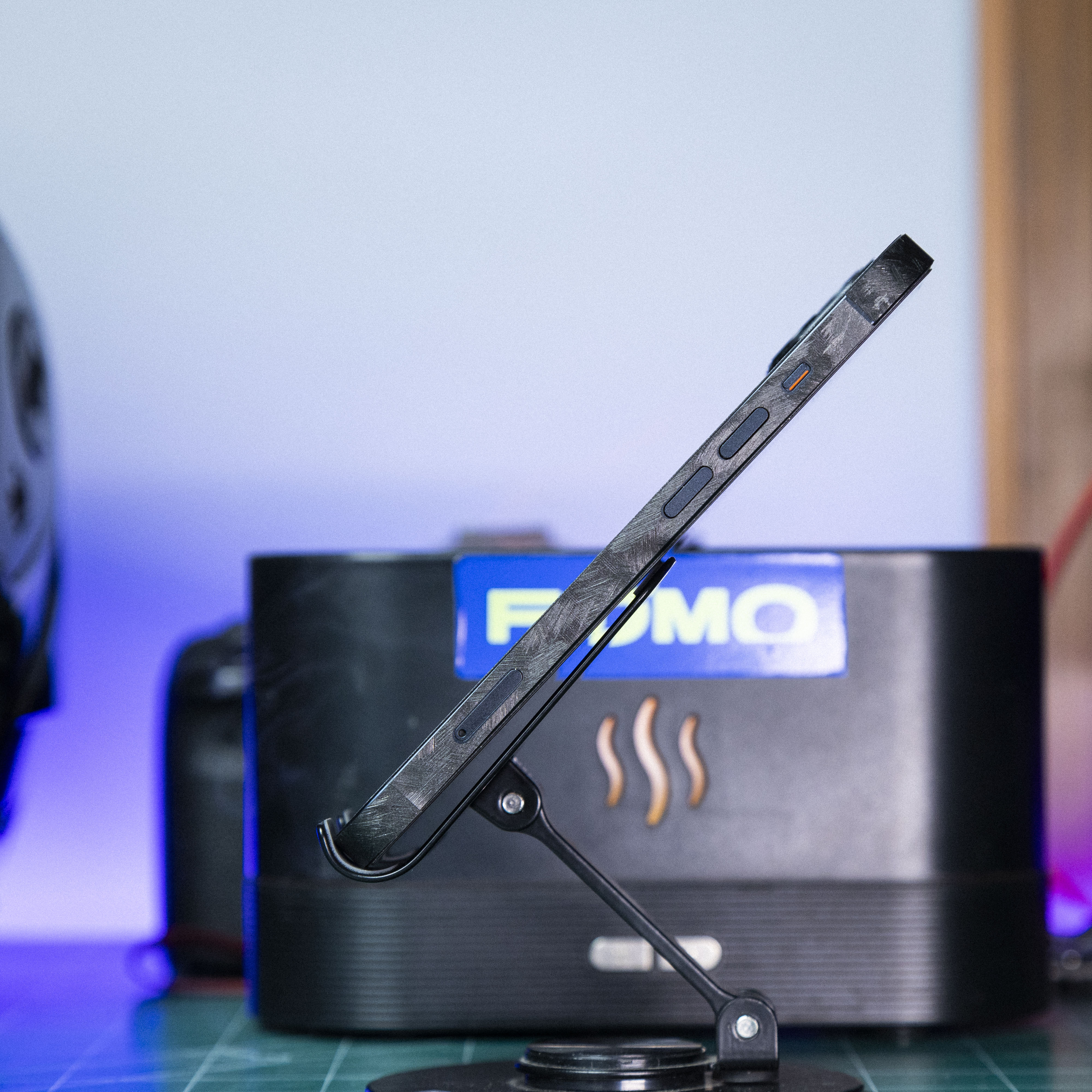 Forged Carbon Fibre Textured Mobile Skins